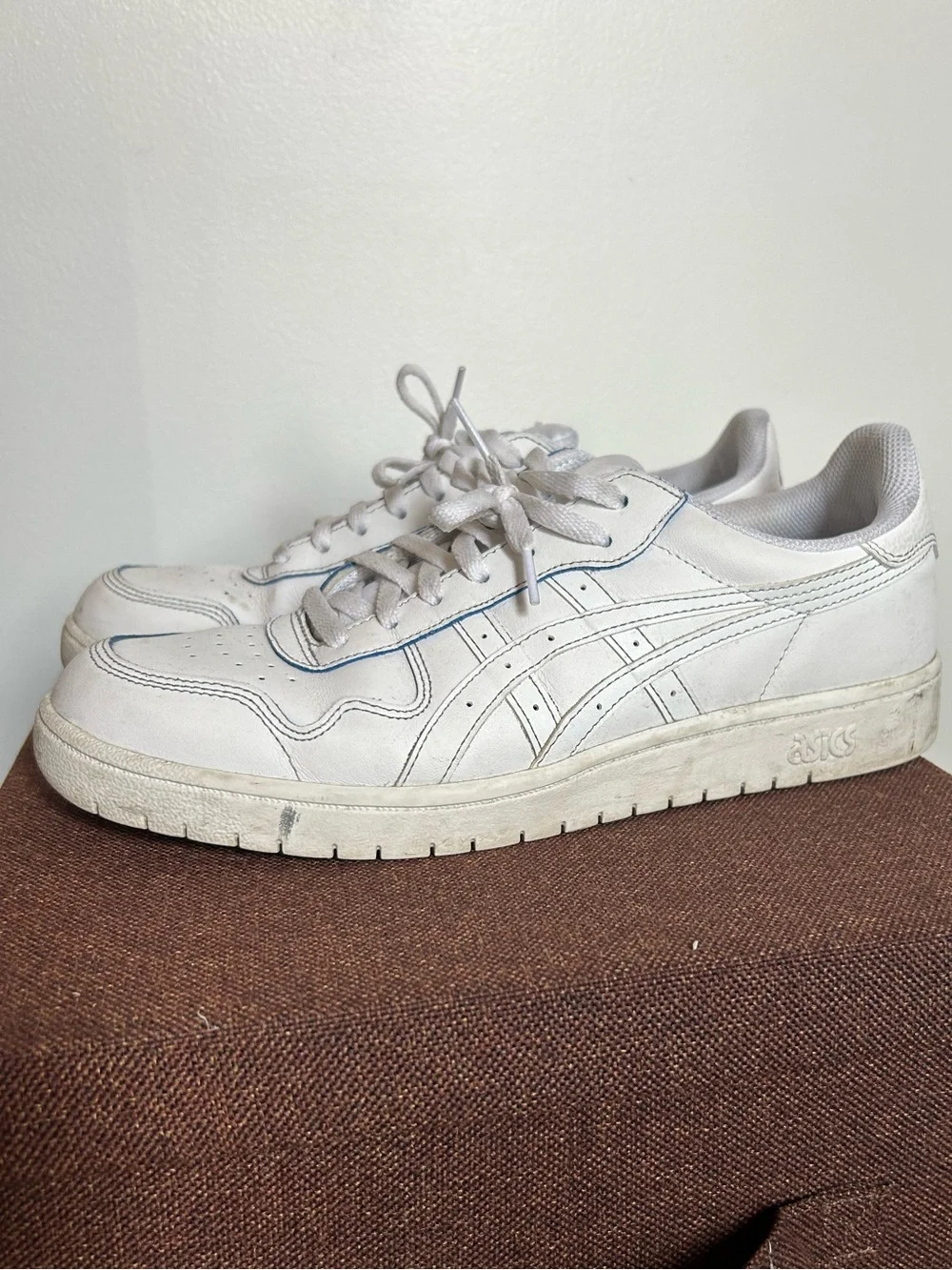 Asics Japan Pro White Mens Sneakers Size 11 blue stitching